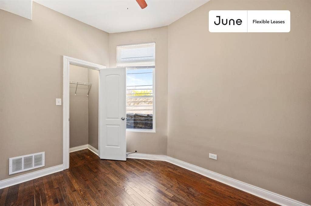 3 BR in Chicago