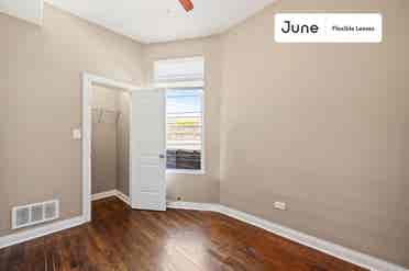 3 BR in Chicago