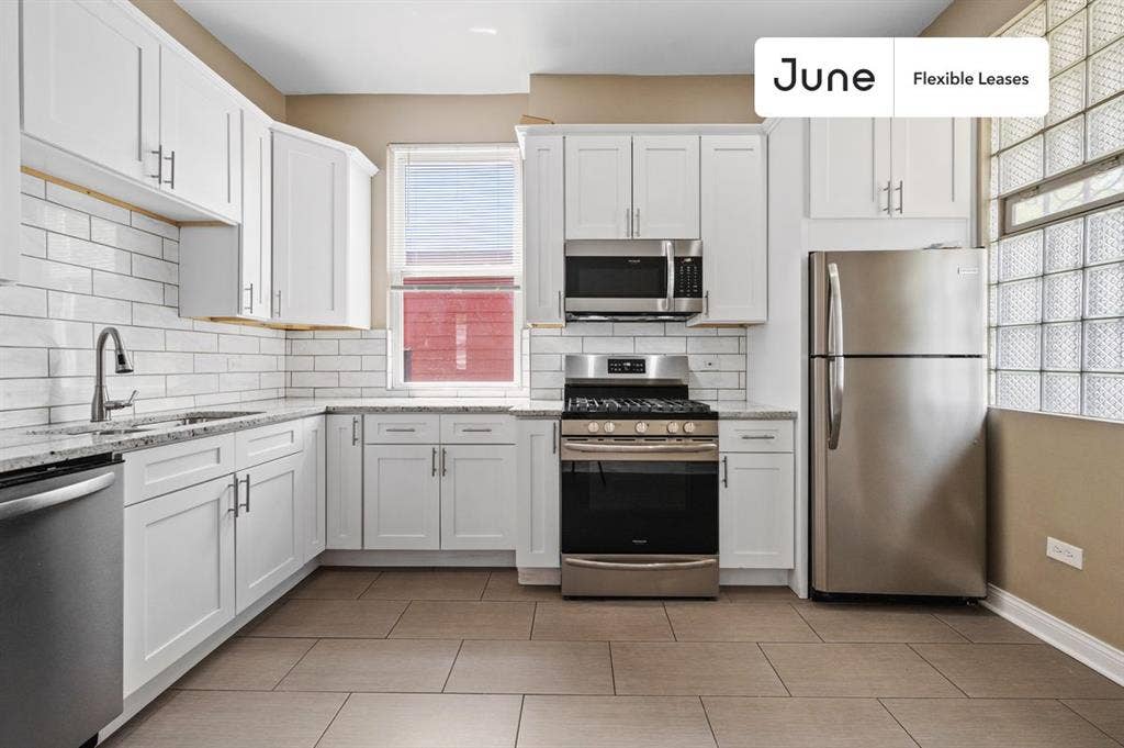 3 BR in Chicago