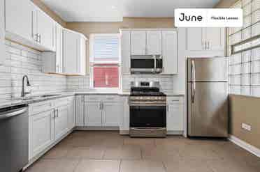 3 BR in Chicago