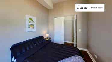 3 BR in Chicago
