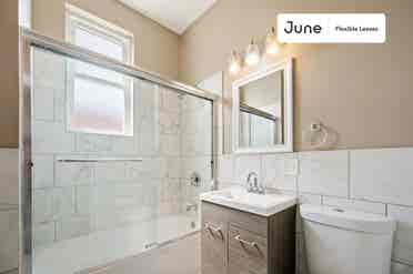 3 BR in Chicago