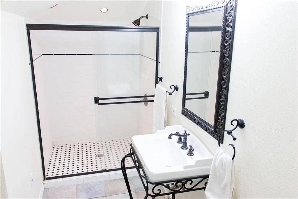 Two bedrooms for price of one!