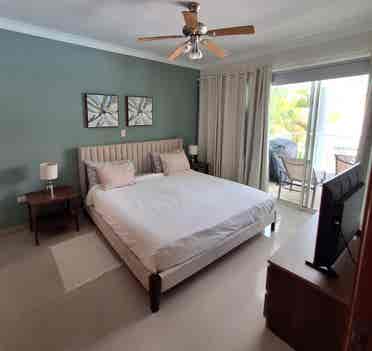 Waterfront 1br apartment