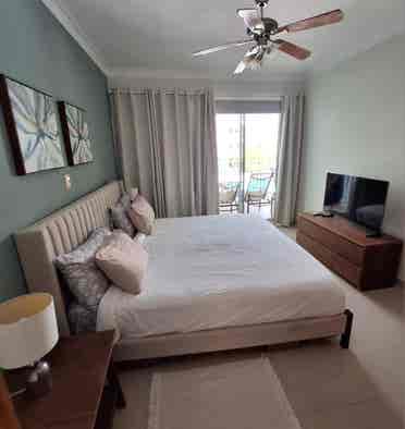 Waterfront 1br apartment