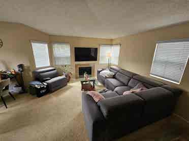 [Looking for a Female Roommate]