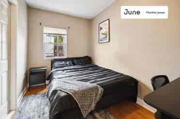 3 BR in Chicago