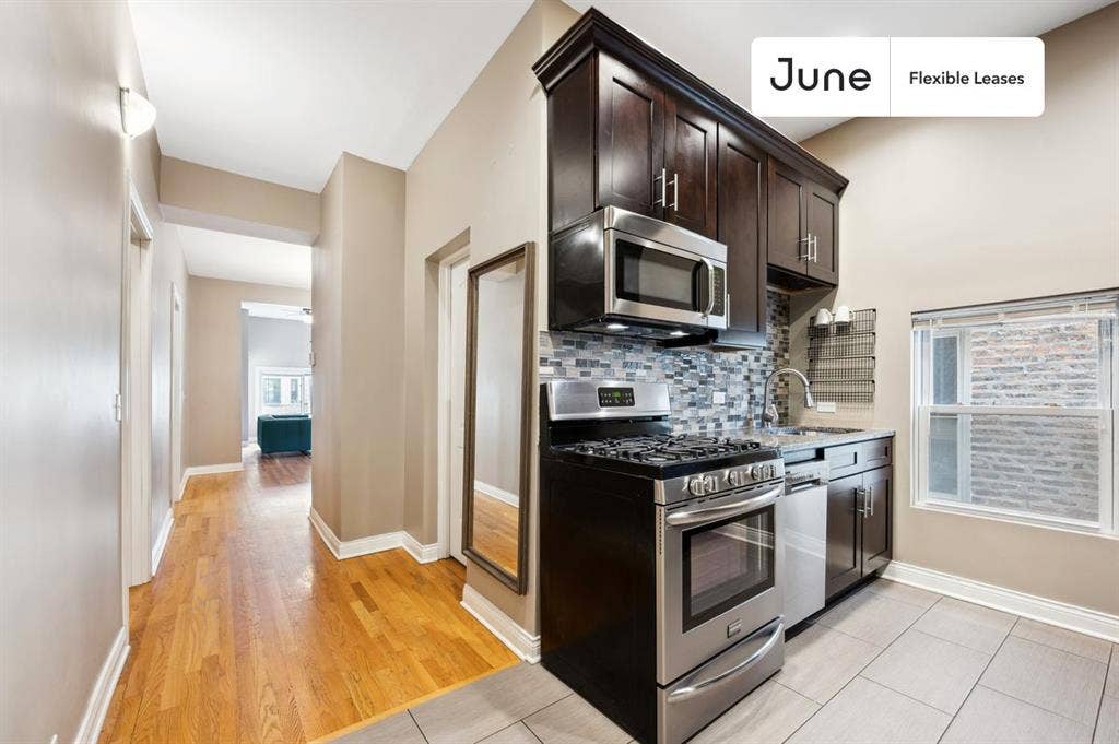 3 BR in Chicago