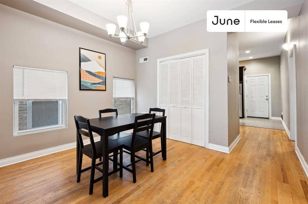3 BR in Chicago