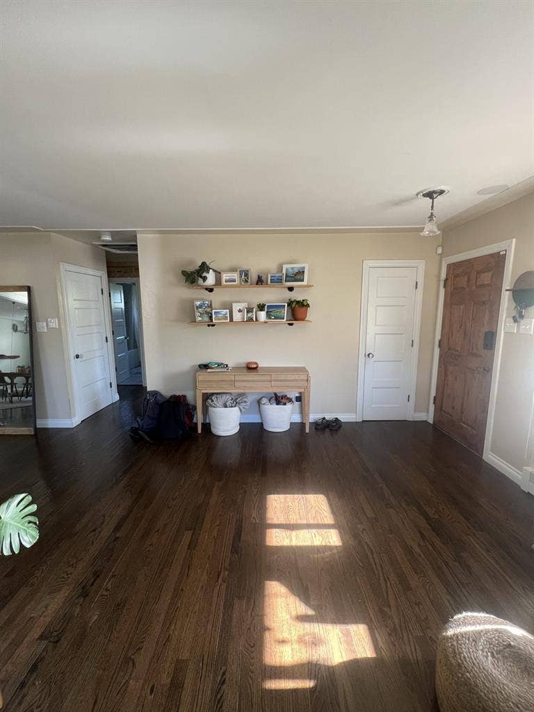 Private room in 2 bedroom house