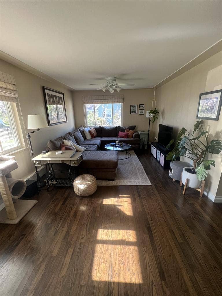 Private room in 2 bedroom house