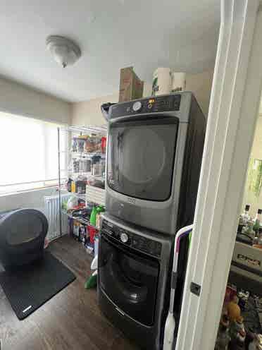 Private room in 2 bedroom house