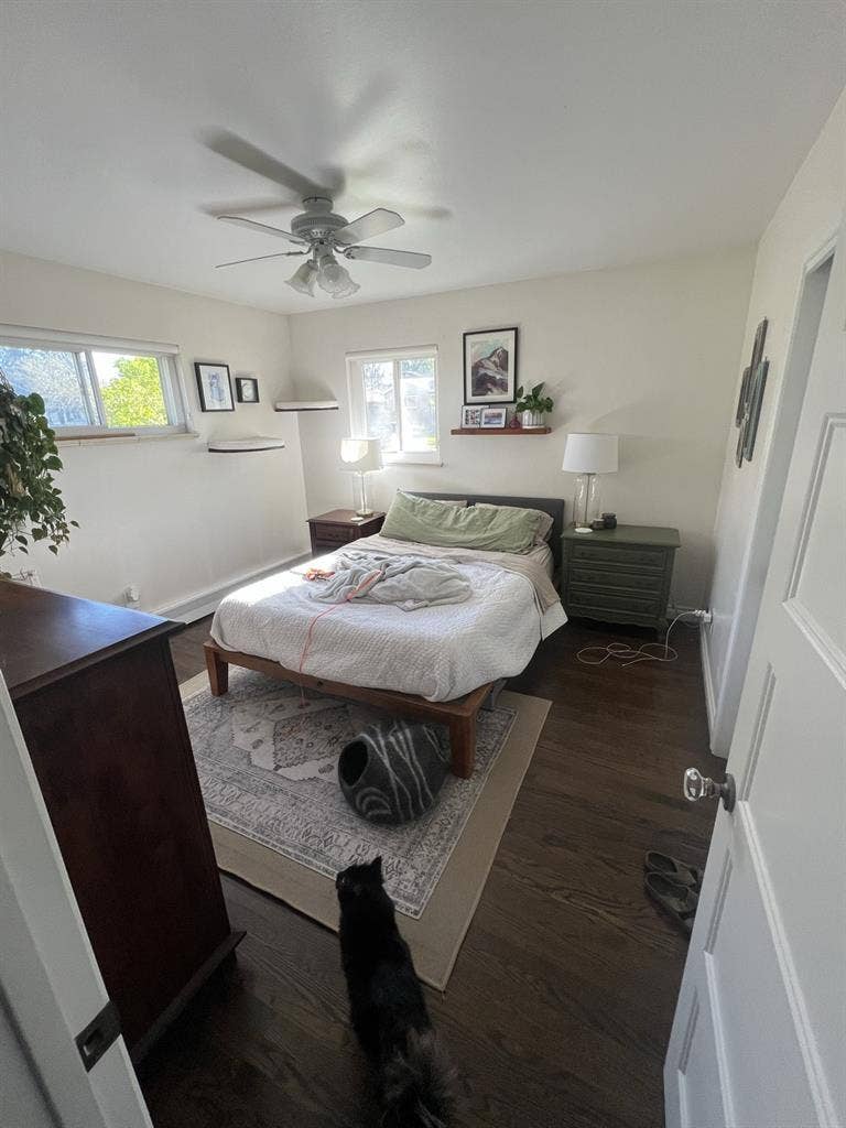 Private room in 2 bedroom house