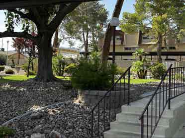 Quite apartment in BC