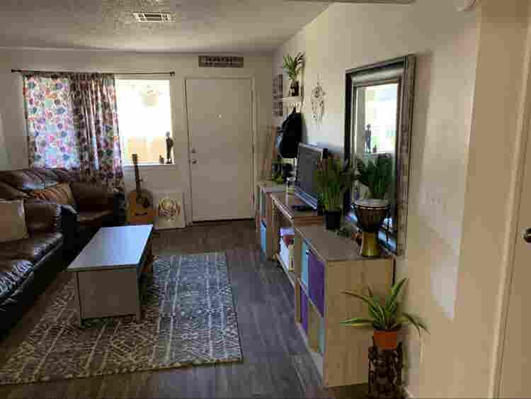 Quite apartment in BC
