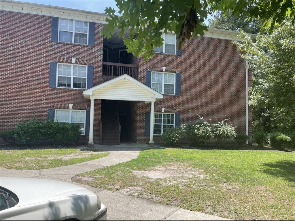 Looking for Roommate!!