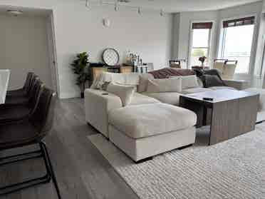Jeffries Point Room ( Move In)
