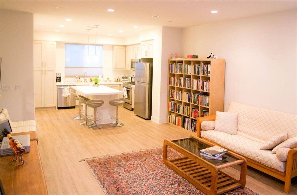 Private Room&Bathroom in Townhouse