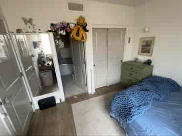 Private Room&Bathroom in Townhouse