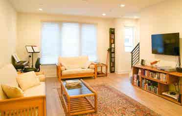 Private Room&Bathroom in Townhouse