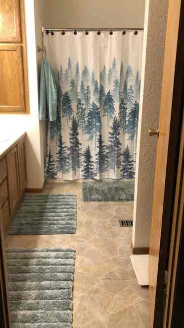 Master bedroom w/bathroom