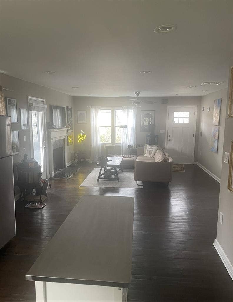 Master Bedroom/Private Bathroom