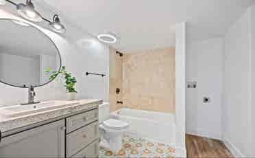 Room for rent with private bathroom