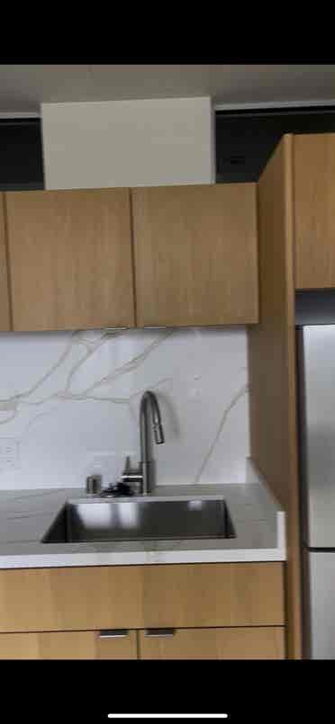 bathroom Highrise
 Apt