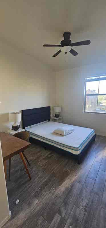 Looking for a roommate (townhouse)