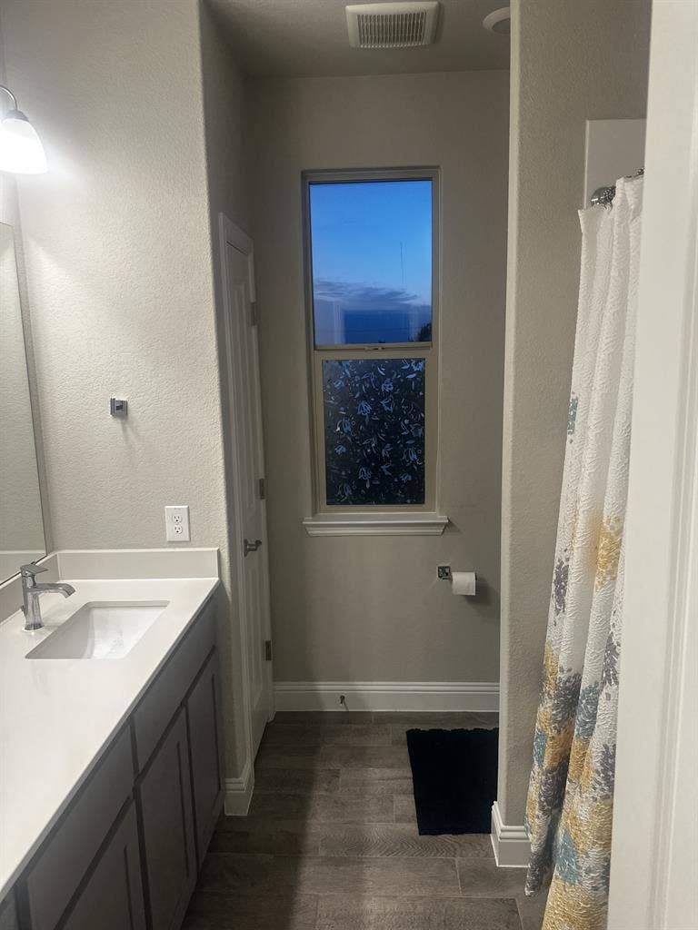 Room for rent, bills included