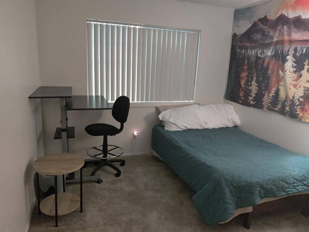 Room available in ba
