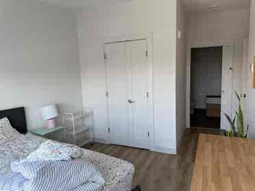 Private Room with Private for Rent