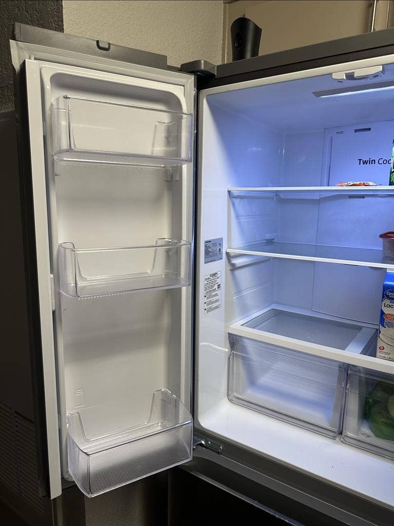Looking for a roommate!