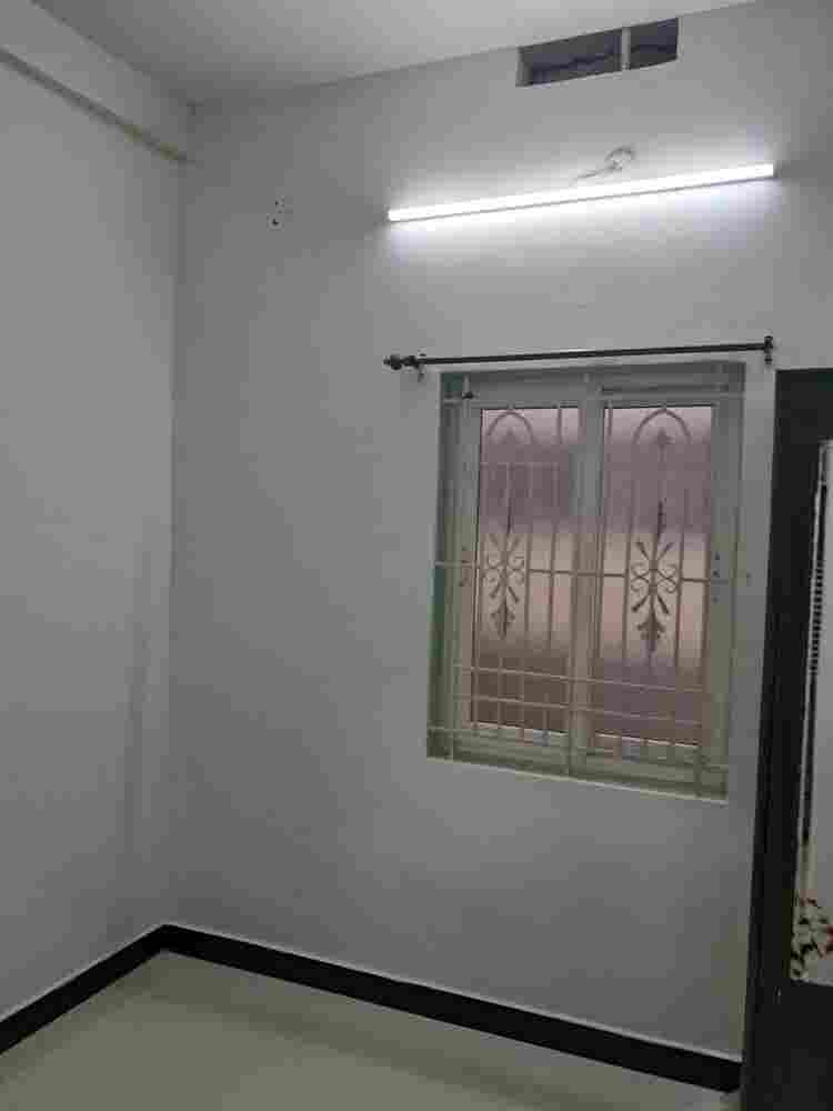 Girls roommate rent share available