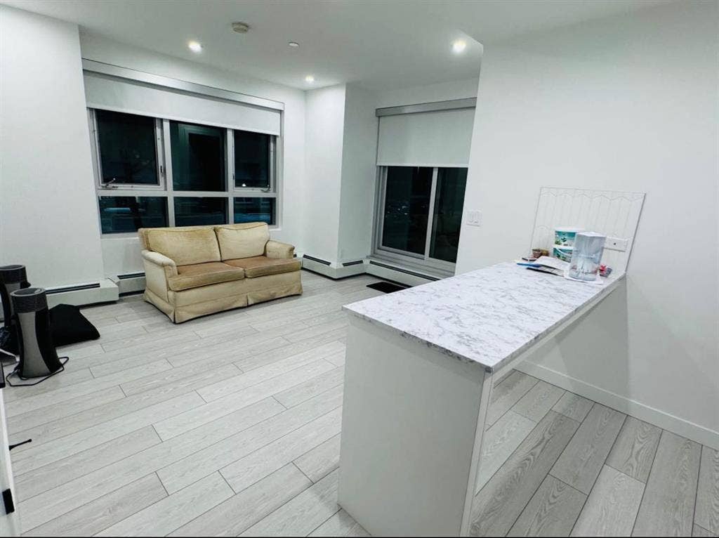 Looking for female roommate