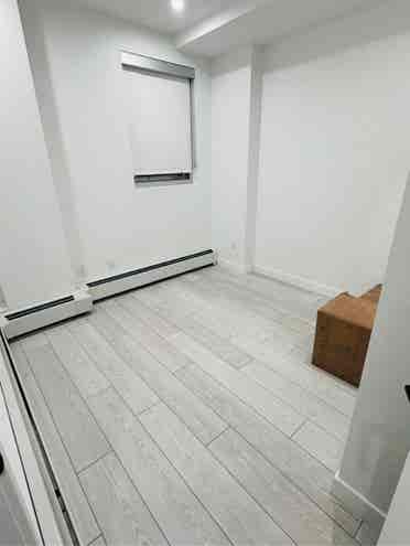 Looking for female roommate