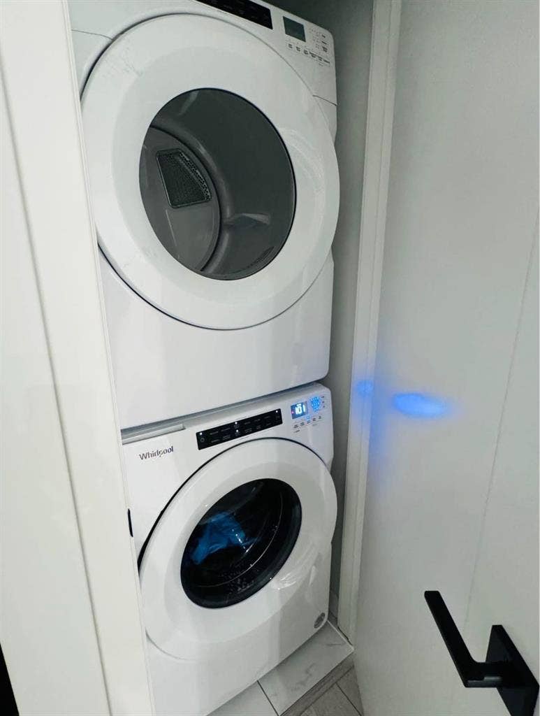 Looking for female roommate