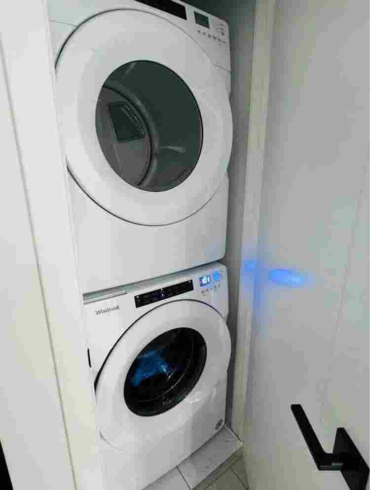 Looking for female roommate