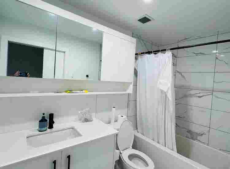 Looking for female roommate