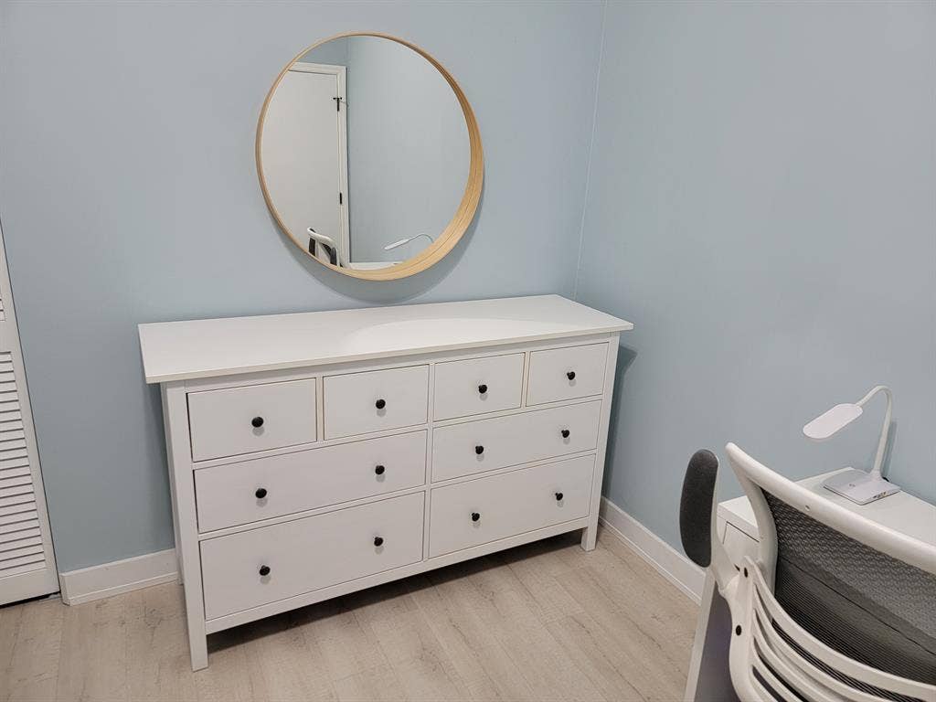Room for Rent in Modern House