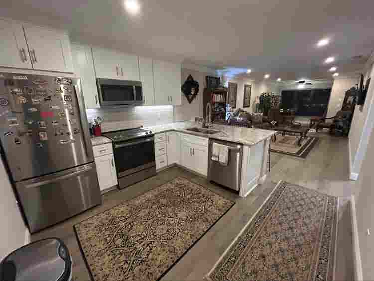 BEDROOM FOR RENT W/BATHROOM