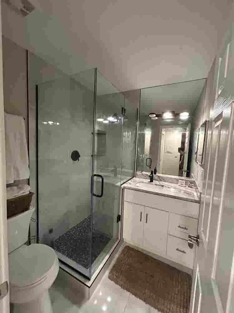 BEDROOM FOR RENT W/BATHROOM