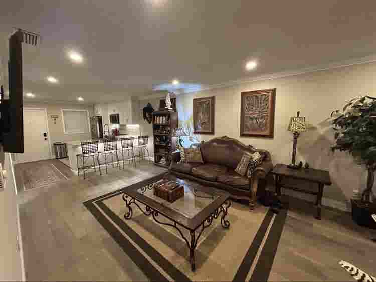 BEDROOM FOR RENT W/BATHROOM