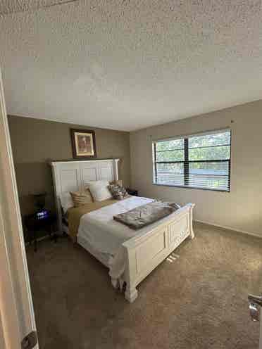 BEDROOM FOR RENT W/BATHROOM