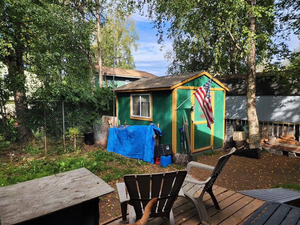 Large bedroom available immediately