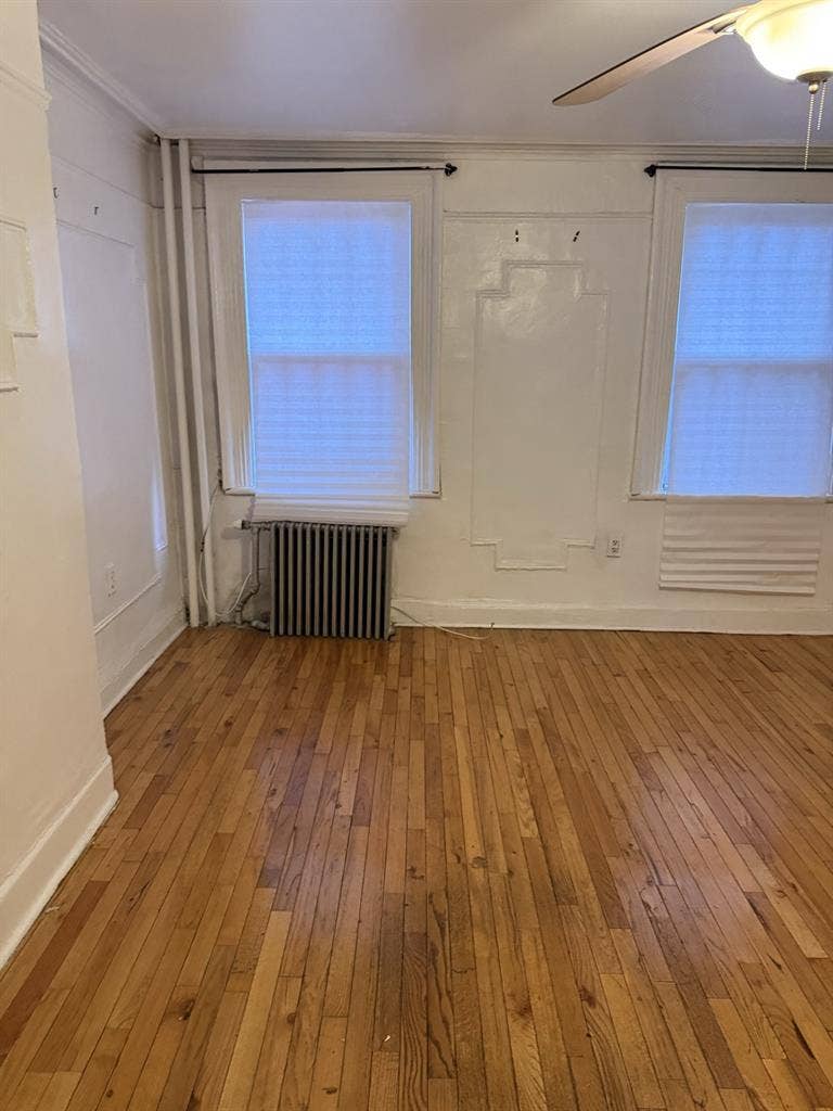 Yard! Washer/Dryer! Private Bath!