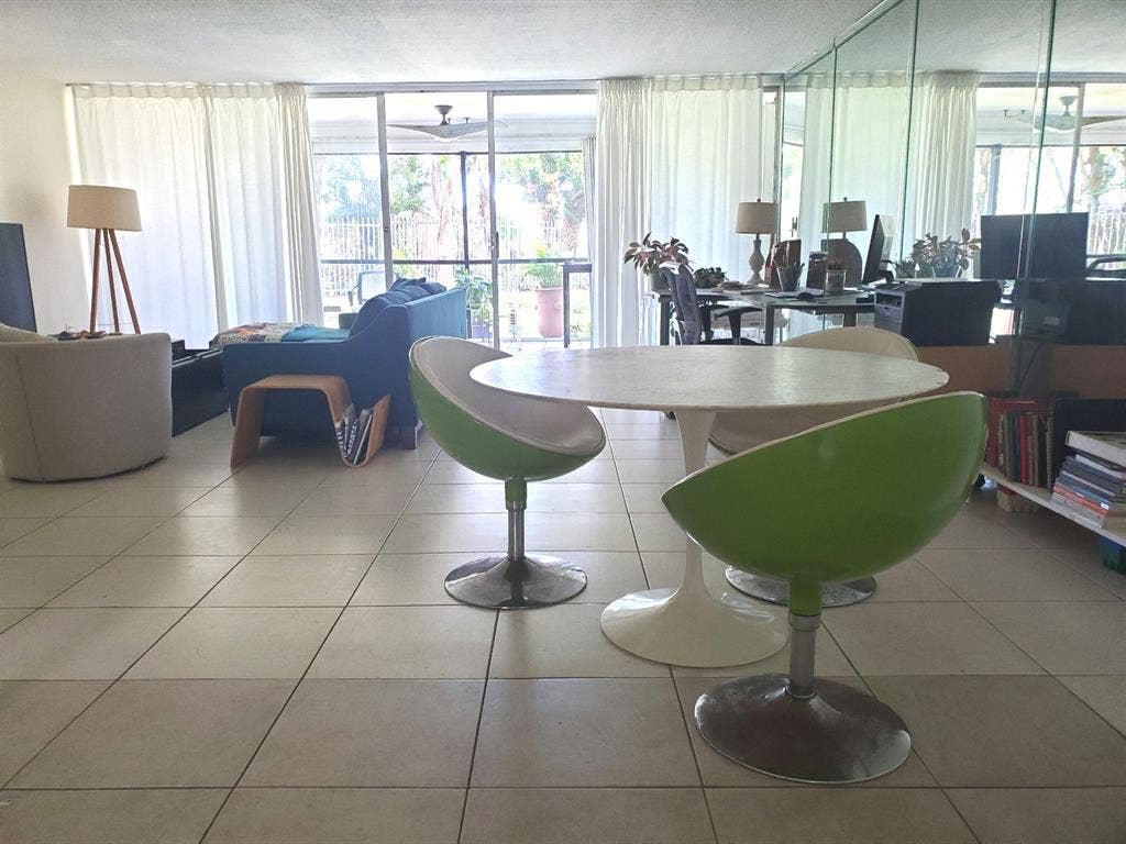 Room in Peaceful  Garden Condo