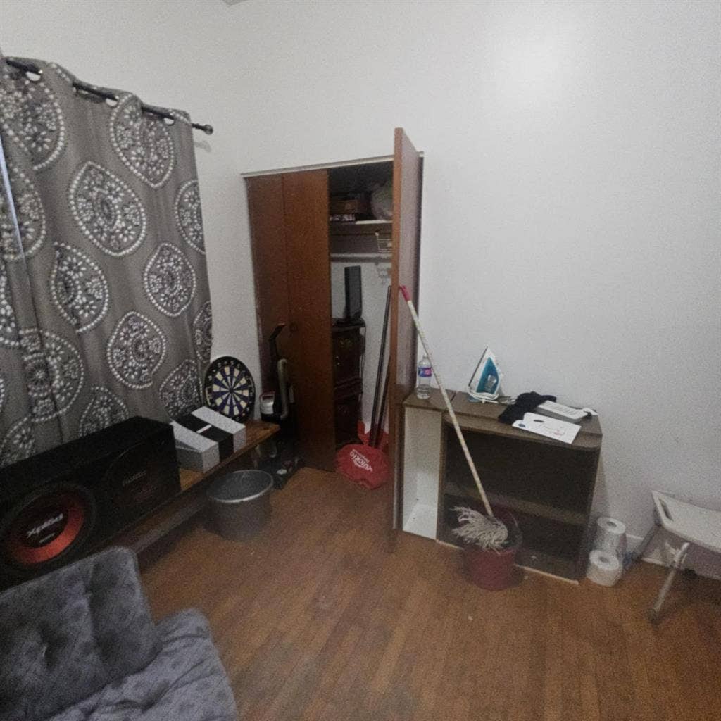 2 rooms for rent in bungalow.
