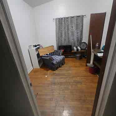 2 rooms for rent in bungalow.