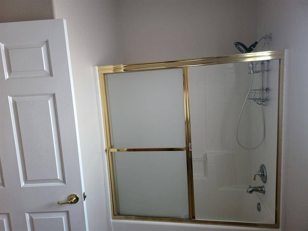 Room w/walk-in closet